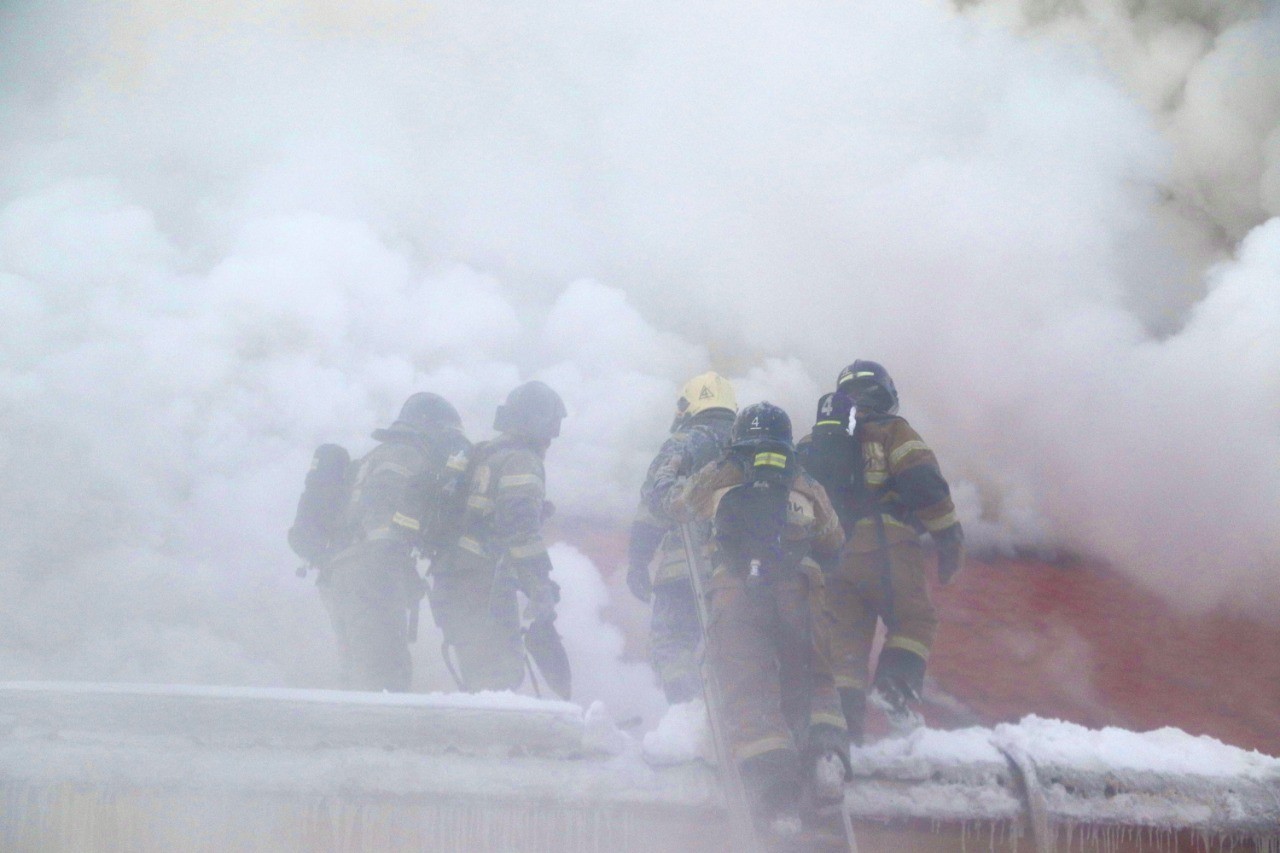 Yakut firefighters at work at -49'C - Ministry of Emergency Situations, Yakutia, Firefighters, Longpost, Winter