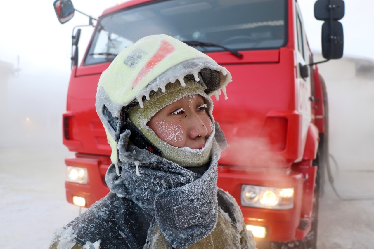 Yakut firefighters at work at -49'C - Ministry of Emergency Situations, Yakutia, Firefighters, Longpost, Winter