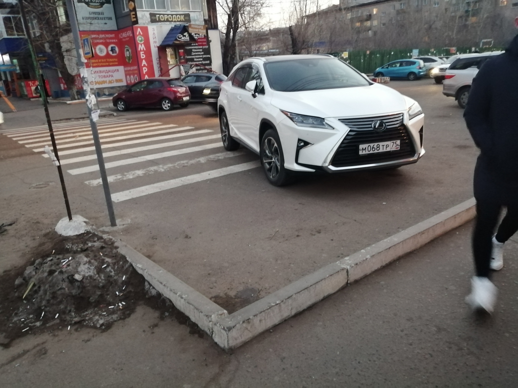 “Auto Rudeness”: when she blatantly violated traffic rules and then took the phone from a public activist - My, Road, Auto, Society, Crime, Gai, Negative, Video, Longpost, Chita