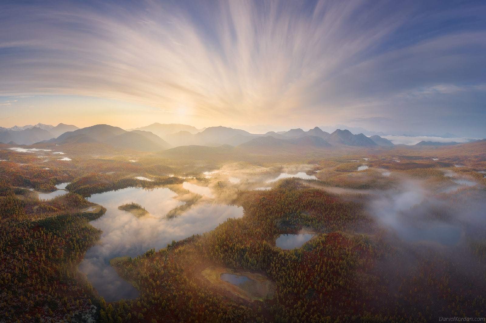 Foggy morning on the Stoozerka plateau, Kolyma - Kolyma, Magadan Region, The photo, Nature, The nature of Russia, Fog, Morning, Tourism, Lake, dawn