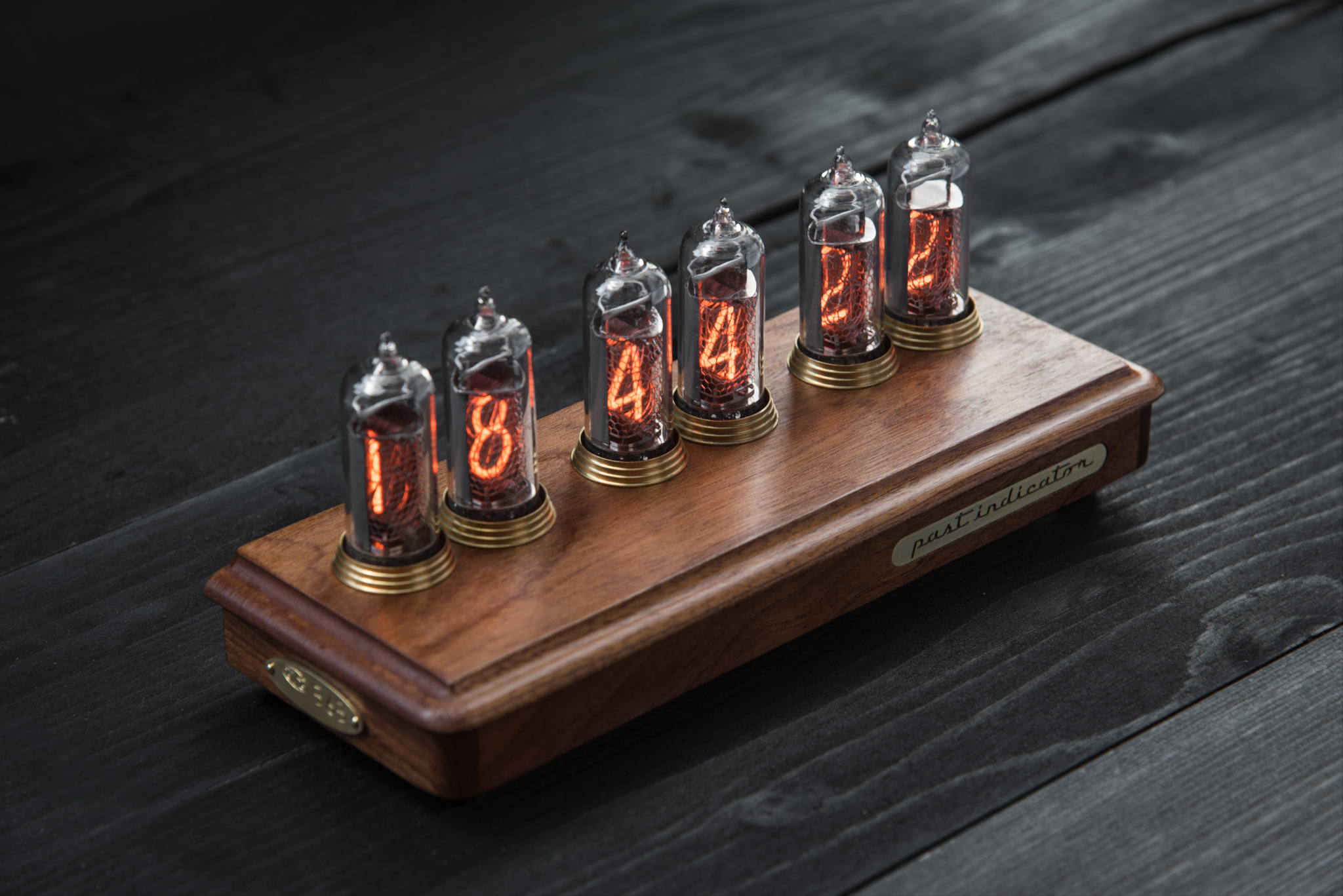 I have rebranded a lamp clock model, I need your opinion on whether it has become better! - My, Lamp clock, Nixie clock, Need your opinion, Survey, Retro, Longpost