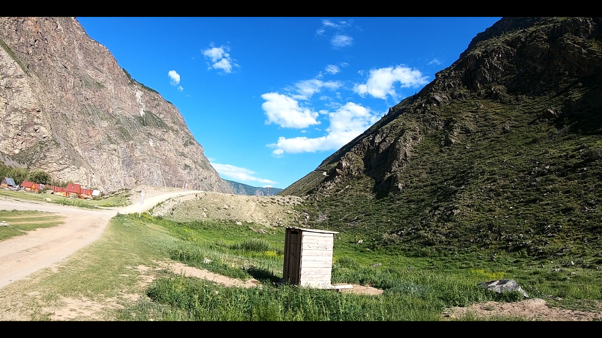 Туалет перед перевалом в Алтае