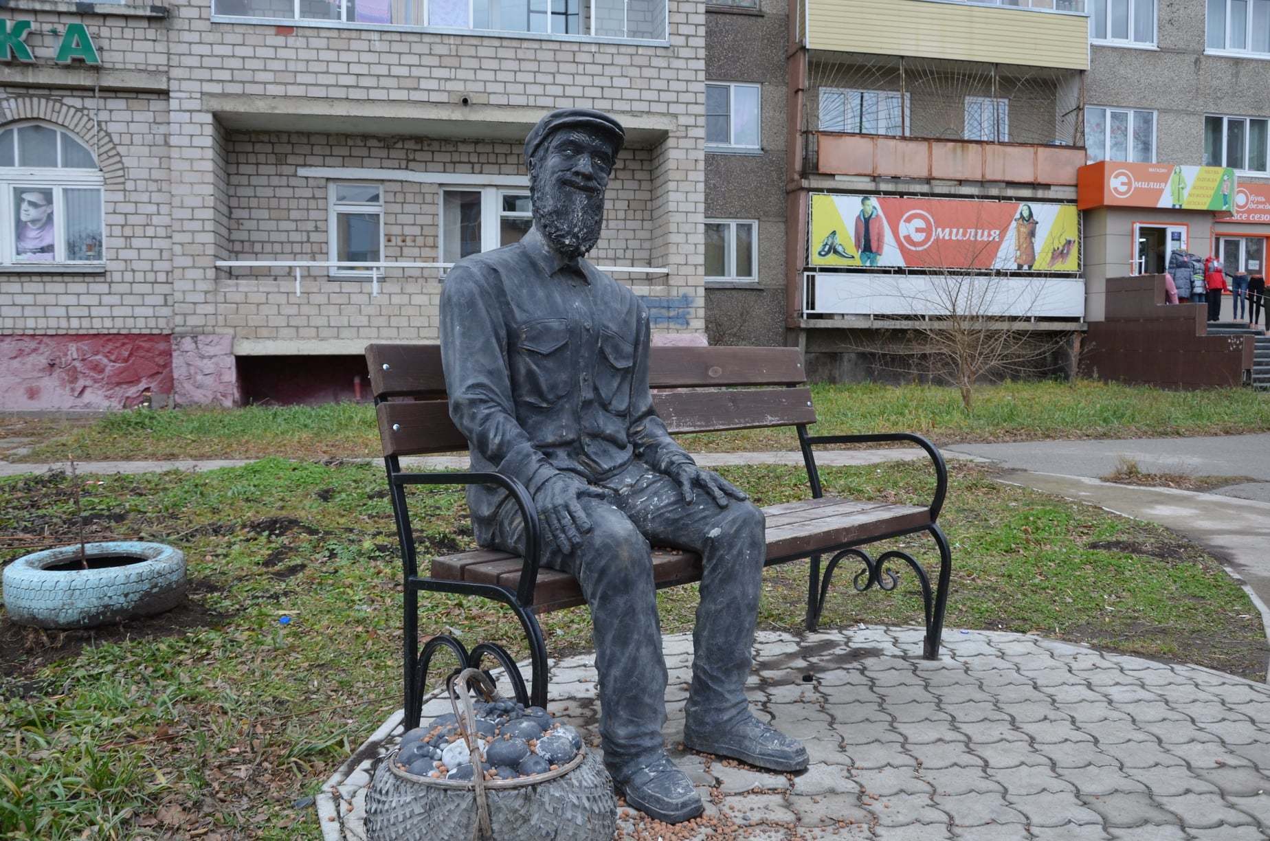 Памятник в Нововоронеже
