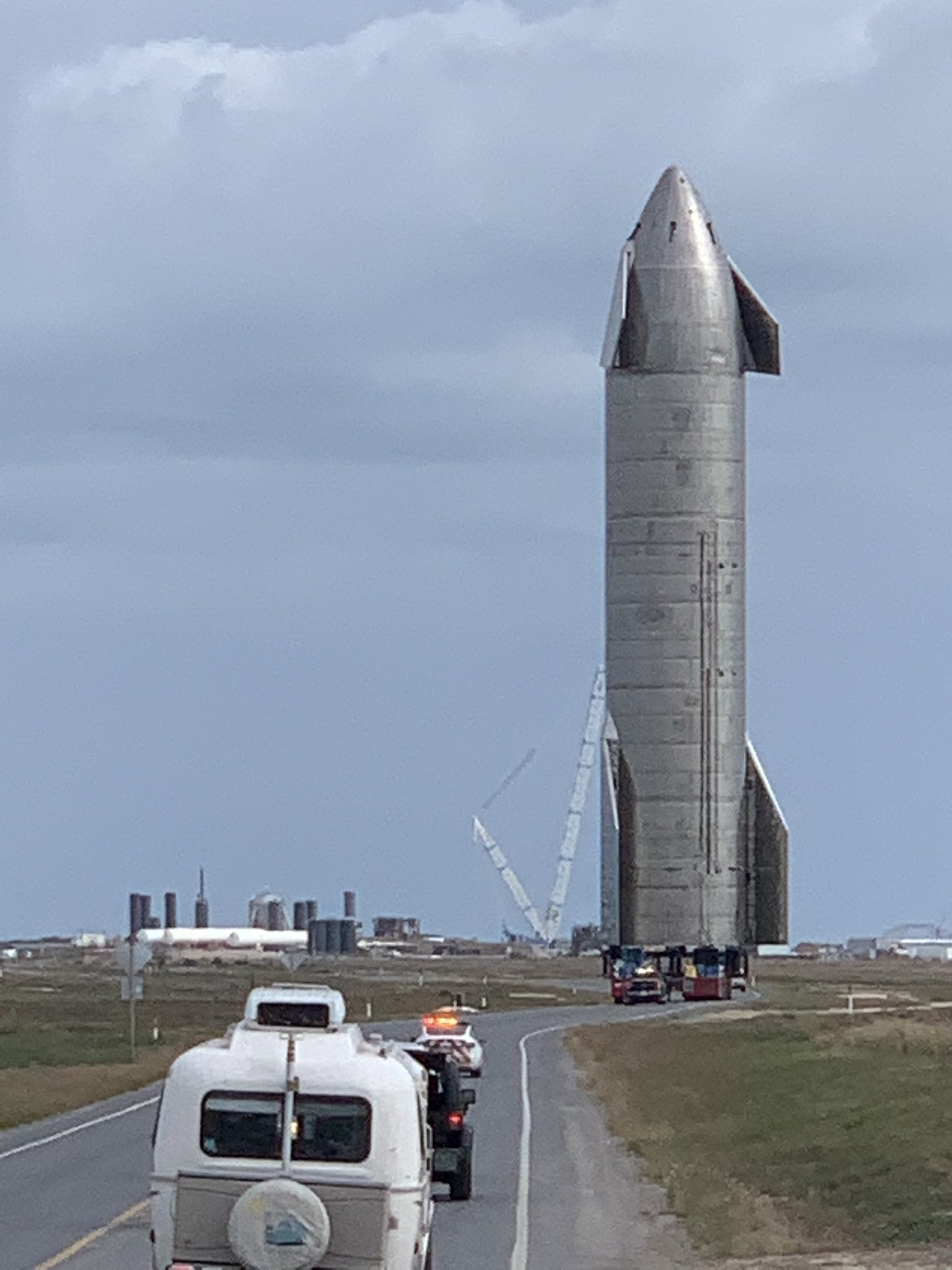 Спустя всего ~2 недели после первого высотного полета прототипа Starship SN8, SpaceX перевозят на стартовый стол SN9 - SpaceX, Starship, Ракета-Носитель, Космонавтика, Космос, Технологии, США, Илон Маск, Длиннопост