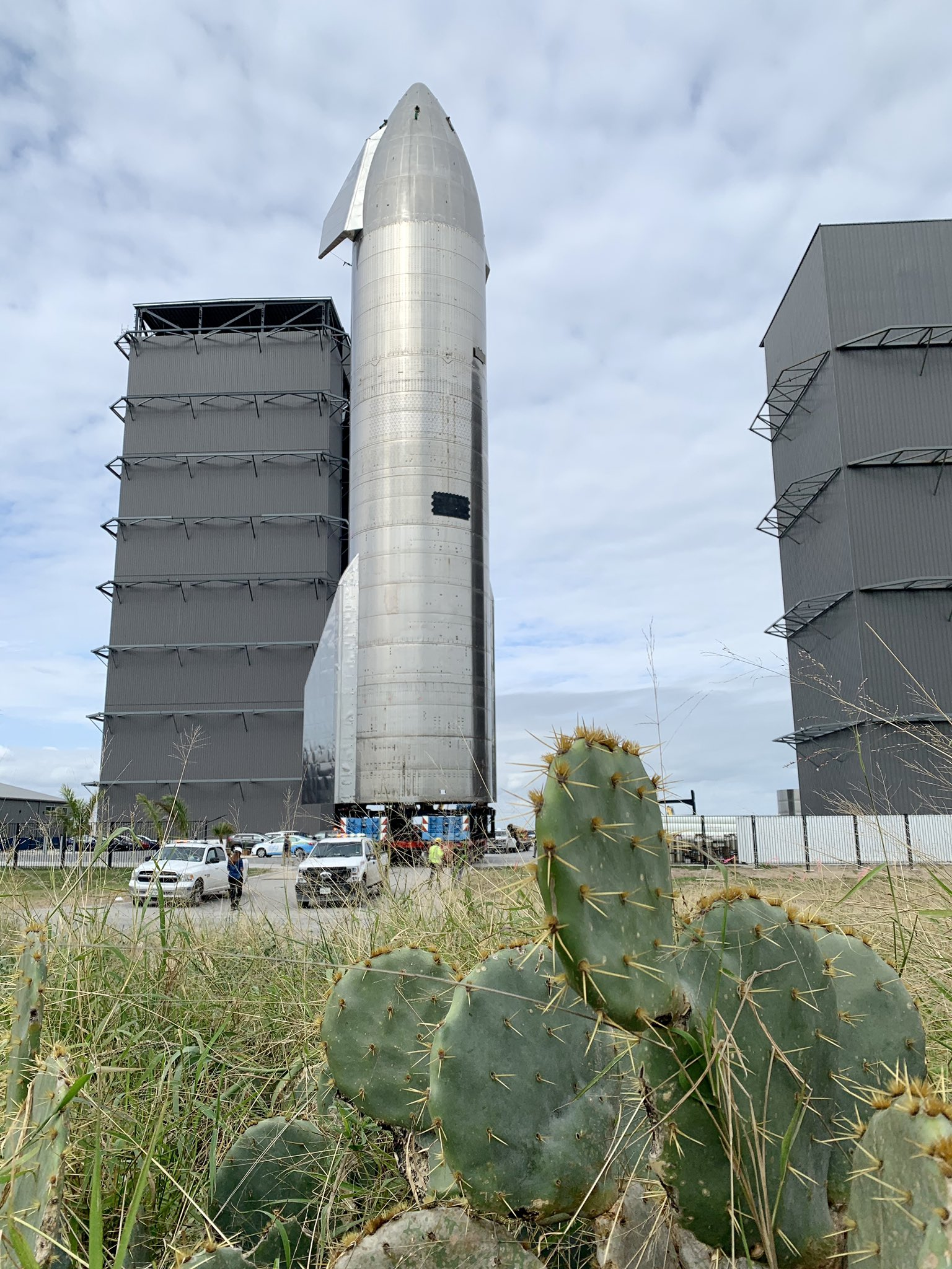 Just ~2 weeks after the first high-altitude flight of the Starship SN8 prototype, SpaceX is transported to the SN9 launch pad - Spacex, Starship, Booster Rocket, Cosmonautics, Space, Technologies, USA, Elon Musk, Longpost