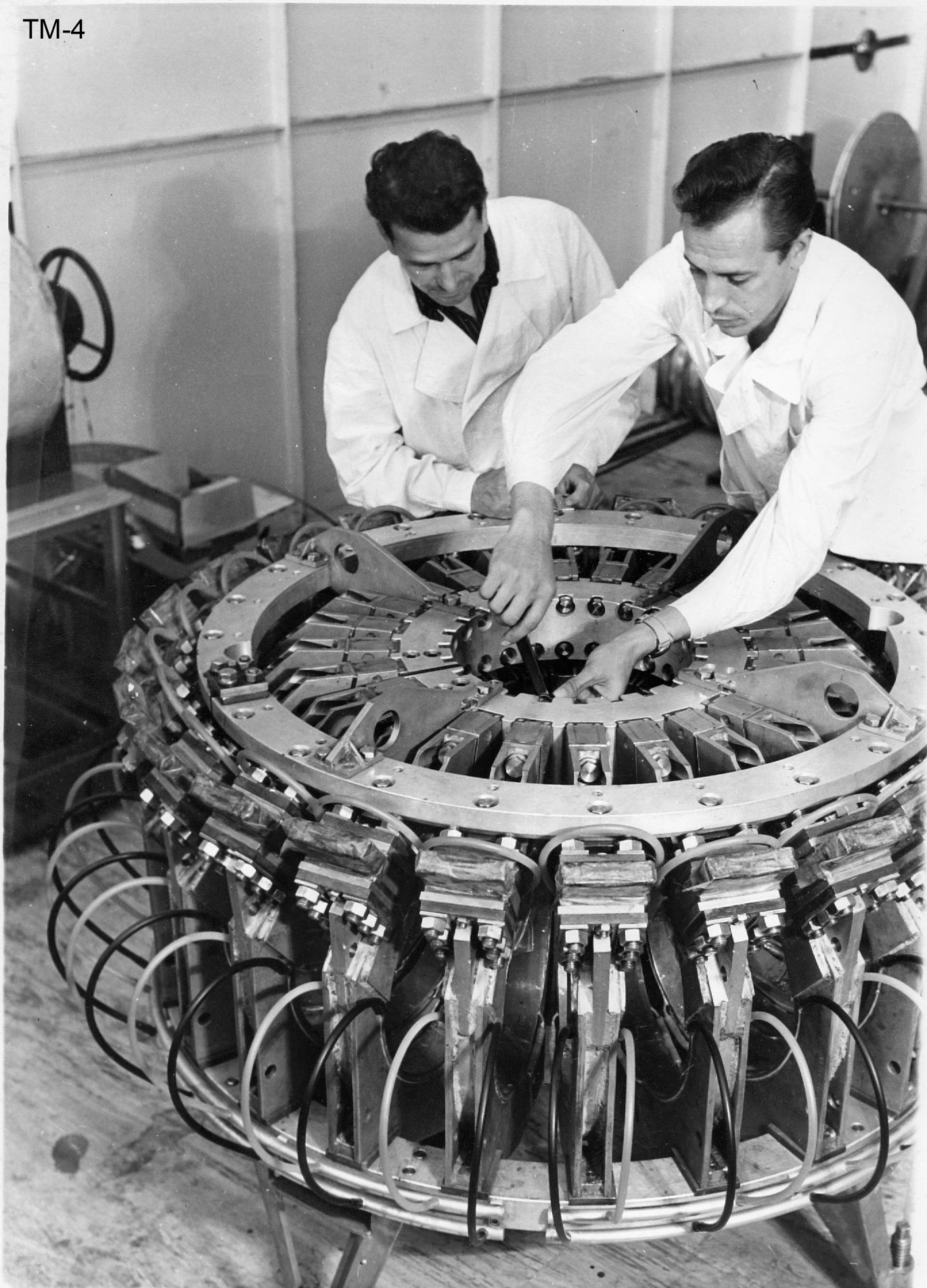 A few words about plasma and CTS, appendix. Not bitten, not painted - The science, Physics, Thermonuclear fusion, Thermonuclear reactor, Tokamak, Plasma, Historical photo, History of science, Longpost