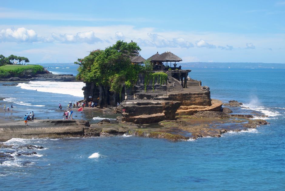 Tanah Lot is a temple washed by the sea. And two temples in the middle of a lake, lost in the jungle. Bali - My, Bali, Asia, Travels, Longpost