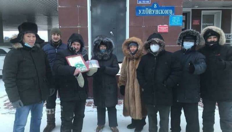 “Do Good” campaign, residents of the city of Yakutsk thank the janitors - Yakutsk, Yakutia, Kindness, Challenge, Street cleaner, New Year, Longpost, Positive