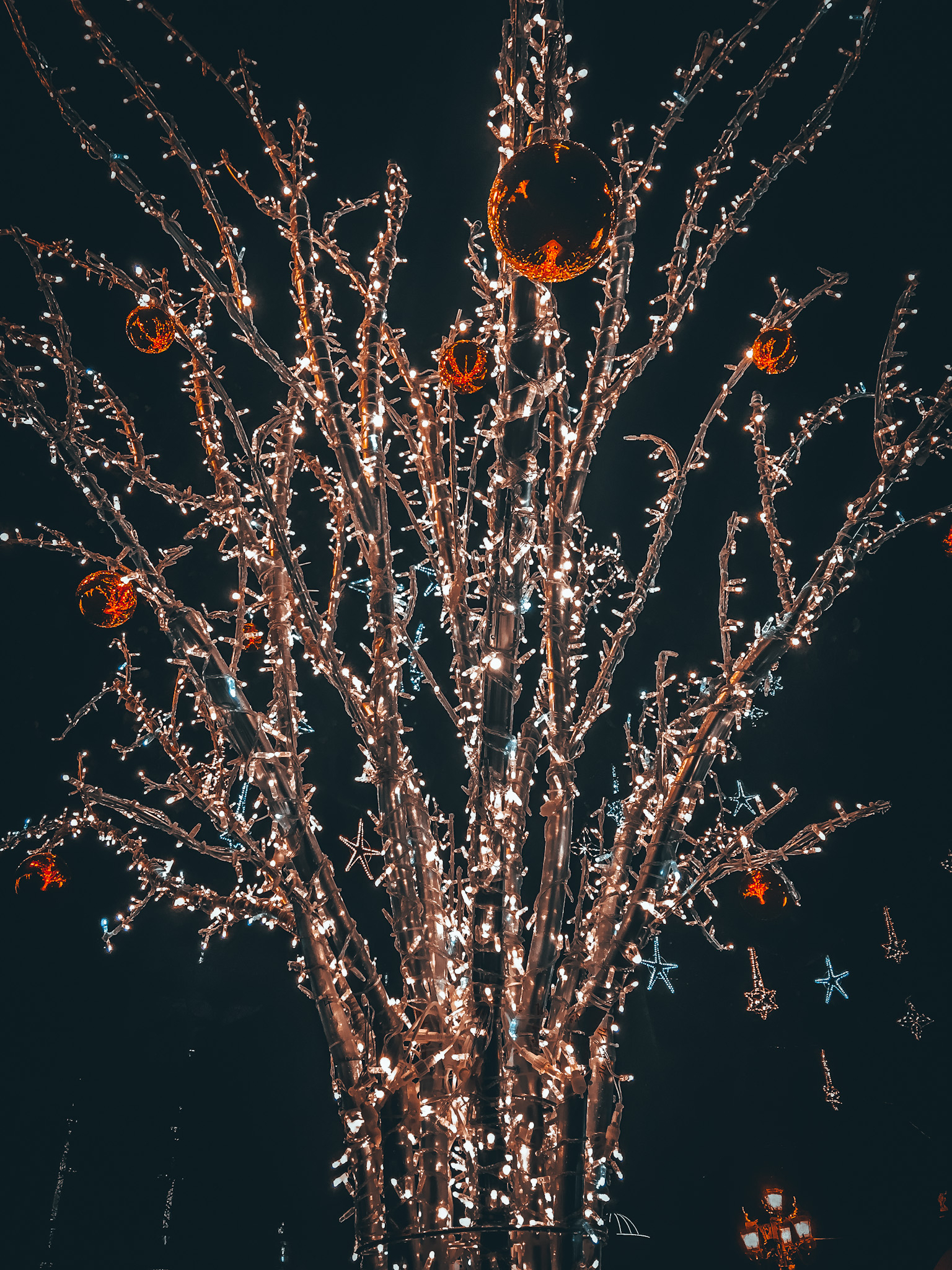 Garlandophone - My, Wallpaper, Phone wallpaper, Background, Mobile photography, New Year, Garland, Yalta