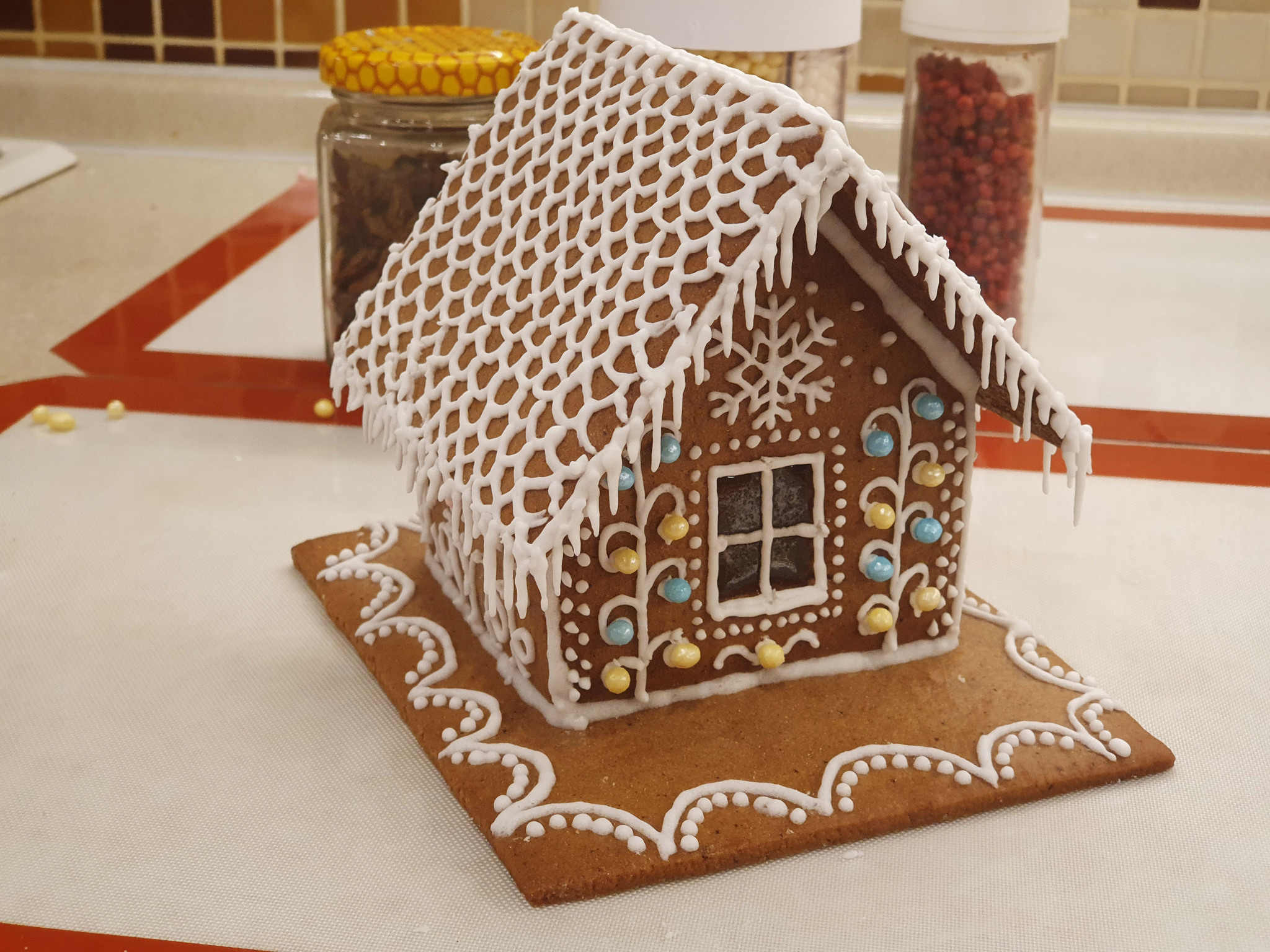 We are building a gingerbread house. Part 4. Decorating the house - Gingerbread house, New Year, Bakery products, Gingerbread, Longpost