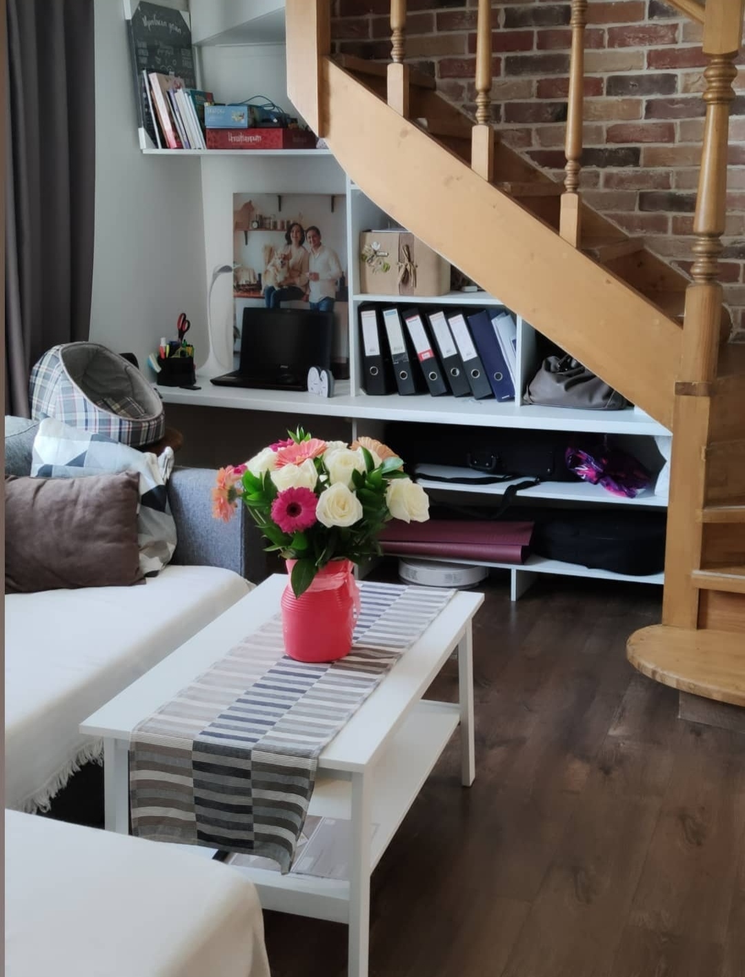 Work area in a small house - Bookshelf, Stairs, Private house, Longpost