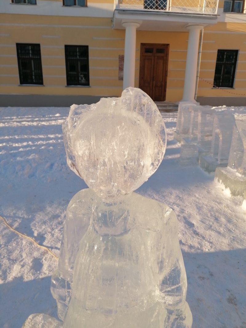 In Kaluga, exhibition visitors broke ice figures - New Year, Ice sculpture, Vandalism, Idiocy, Oddities, Longpost, Negative, Kaluga