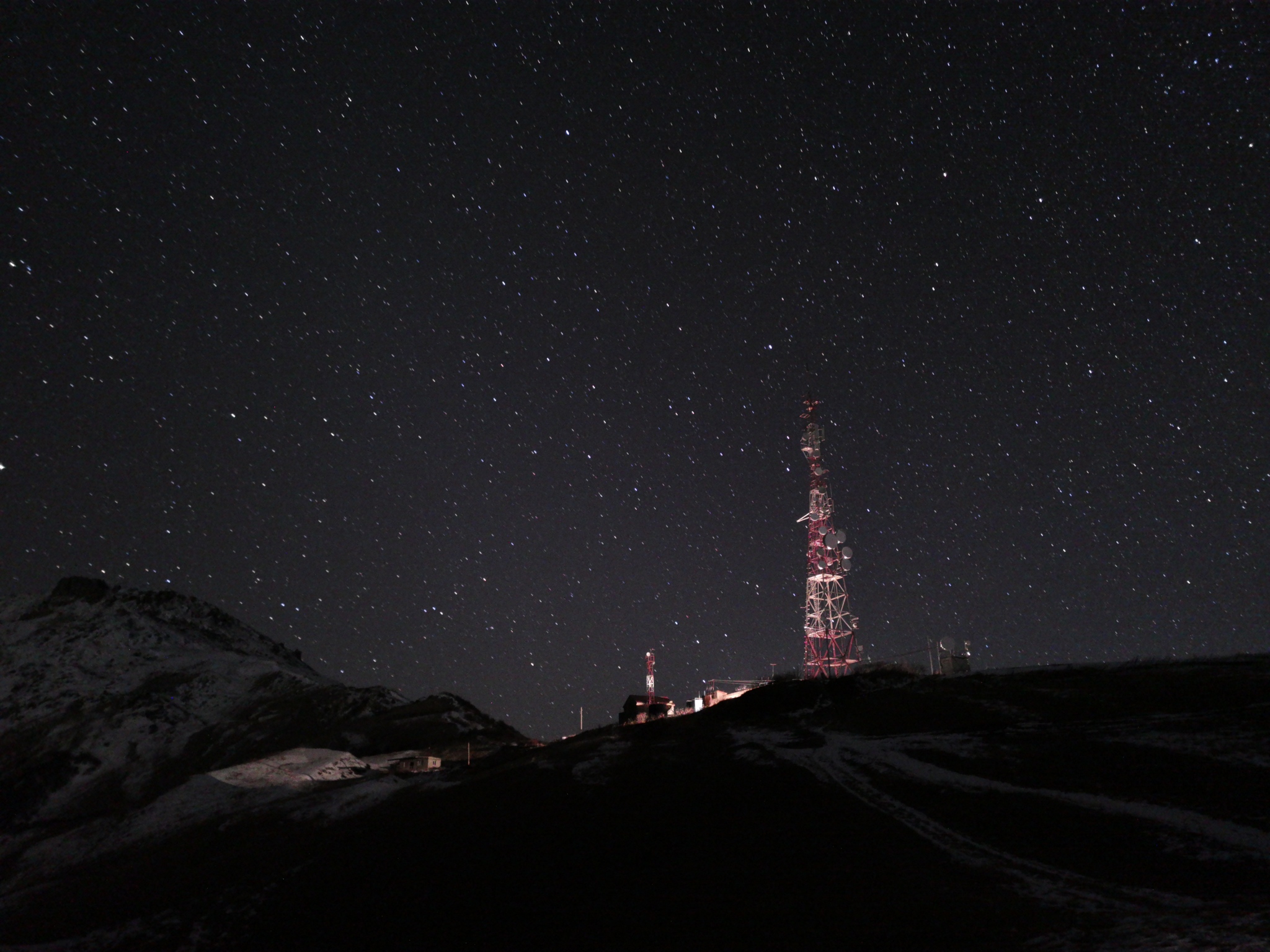 Night in the mountains of Alanya - My, Mobile photography, Stars, Starry sky, Photo on sneaker, The mountains, Night, North Ossetia Alania, Fiagdon, Longpost