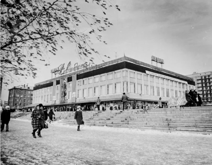 The Novosibirsk Central Department Store burned down: why did this emergency become so resonant? - My, Fire, Novosibirsk, Winter, Local history, Story, Longpost