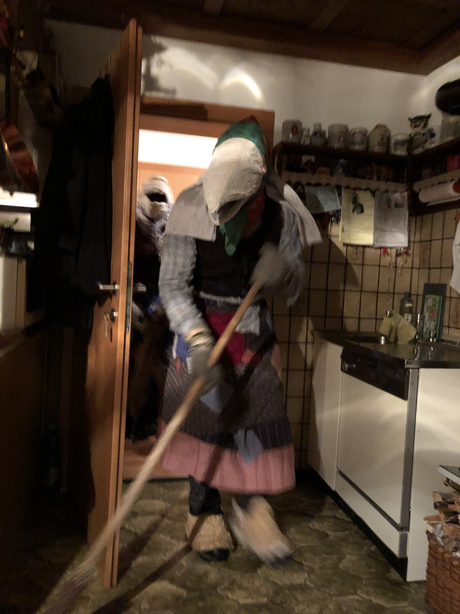 On January 5th the Schnabelperchten arrive. They will force you to keep the house clean - otherwise they will cut your stomach and fill it with dirt - Traditions, Rite, Mystic, Austria, Costume, Video, Longpost