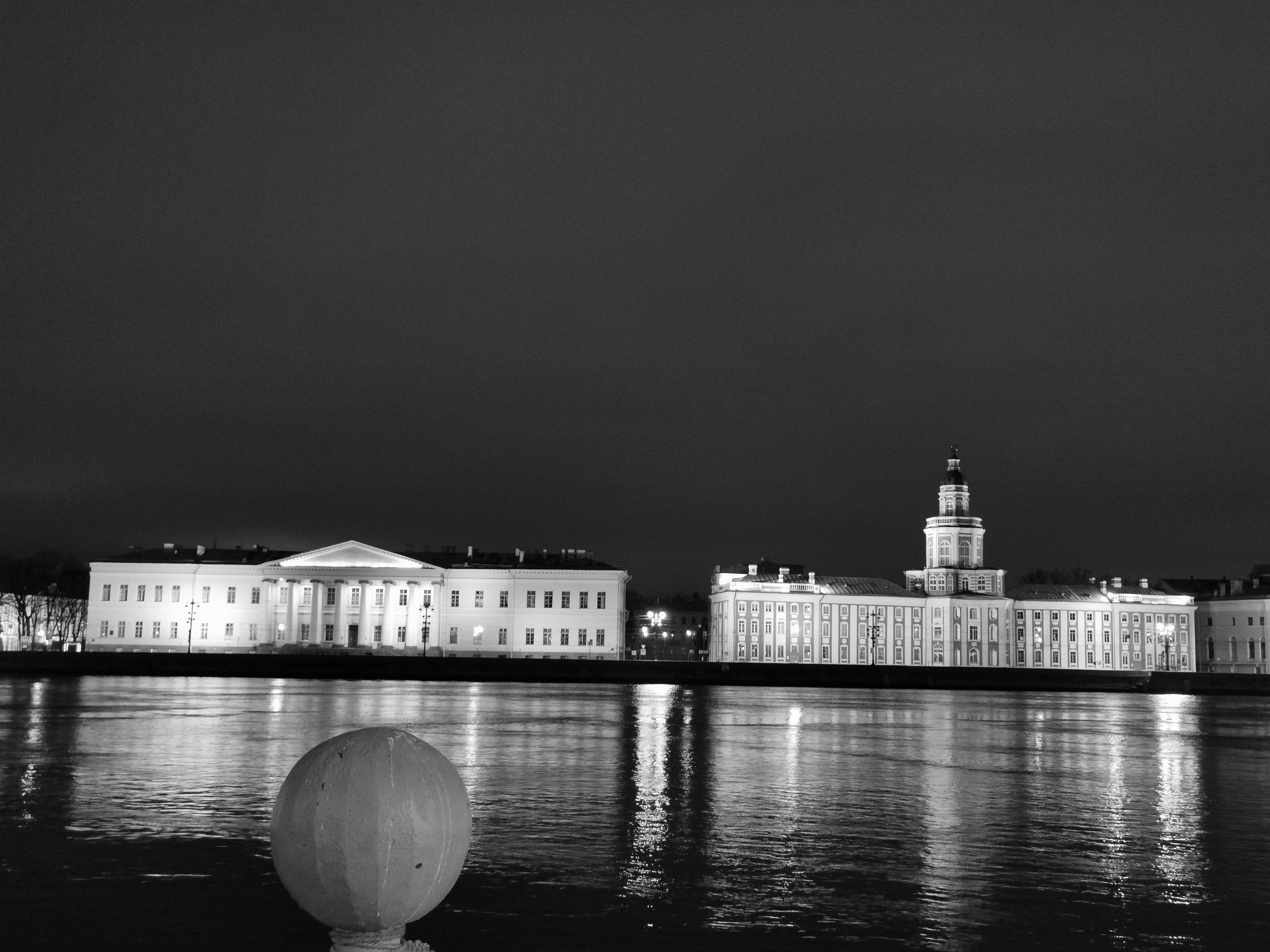 Чёрно-белый Петербург - Моё, Санкт-Петербург, Монохром, Фотография, Геометрия, Архитектура, Черно-белое, Скульптура, Длиннопост