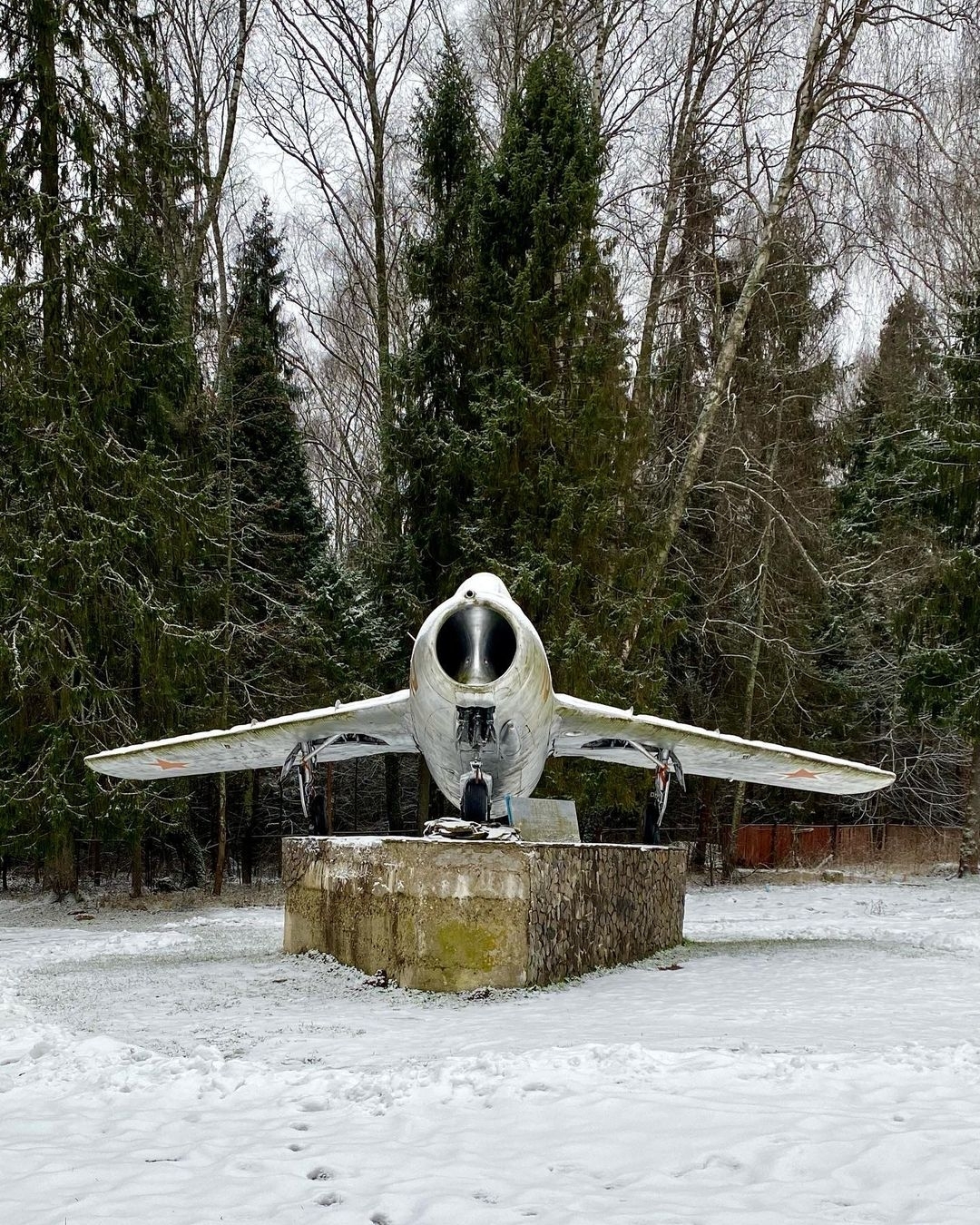 Мемориал Гагарина самолет