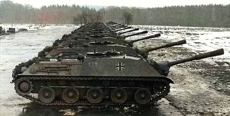 Что за Рушка? Sphpanzer Ru 251 - немецкий опытный легкий танк | Пикабу