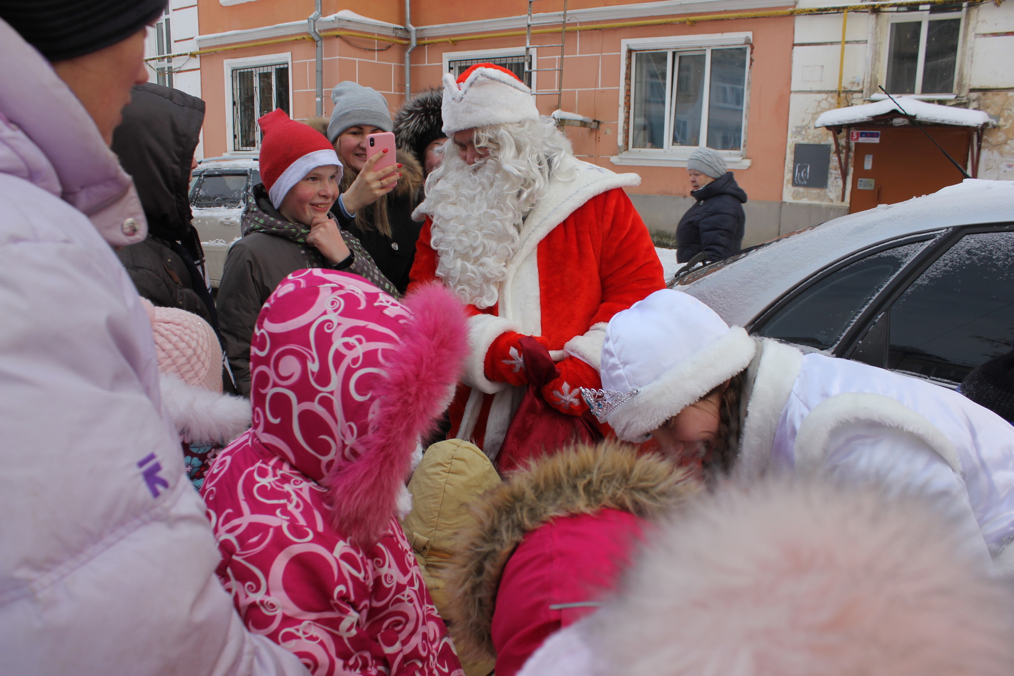 My first personally organized free party for children in the yard. It was very exciting... - My, Children, Children's holiday, New Year, A life, Longpost, Rybinsk, Yaroslavskaya oblast