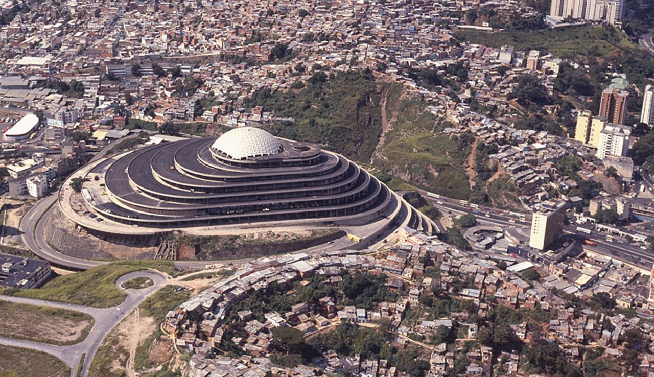 How a shopping center became a prison - Shopping center, Prison, Constructions, Building, Venezuela, Caracas, Longpost, Politics