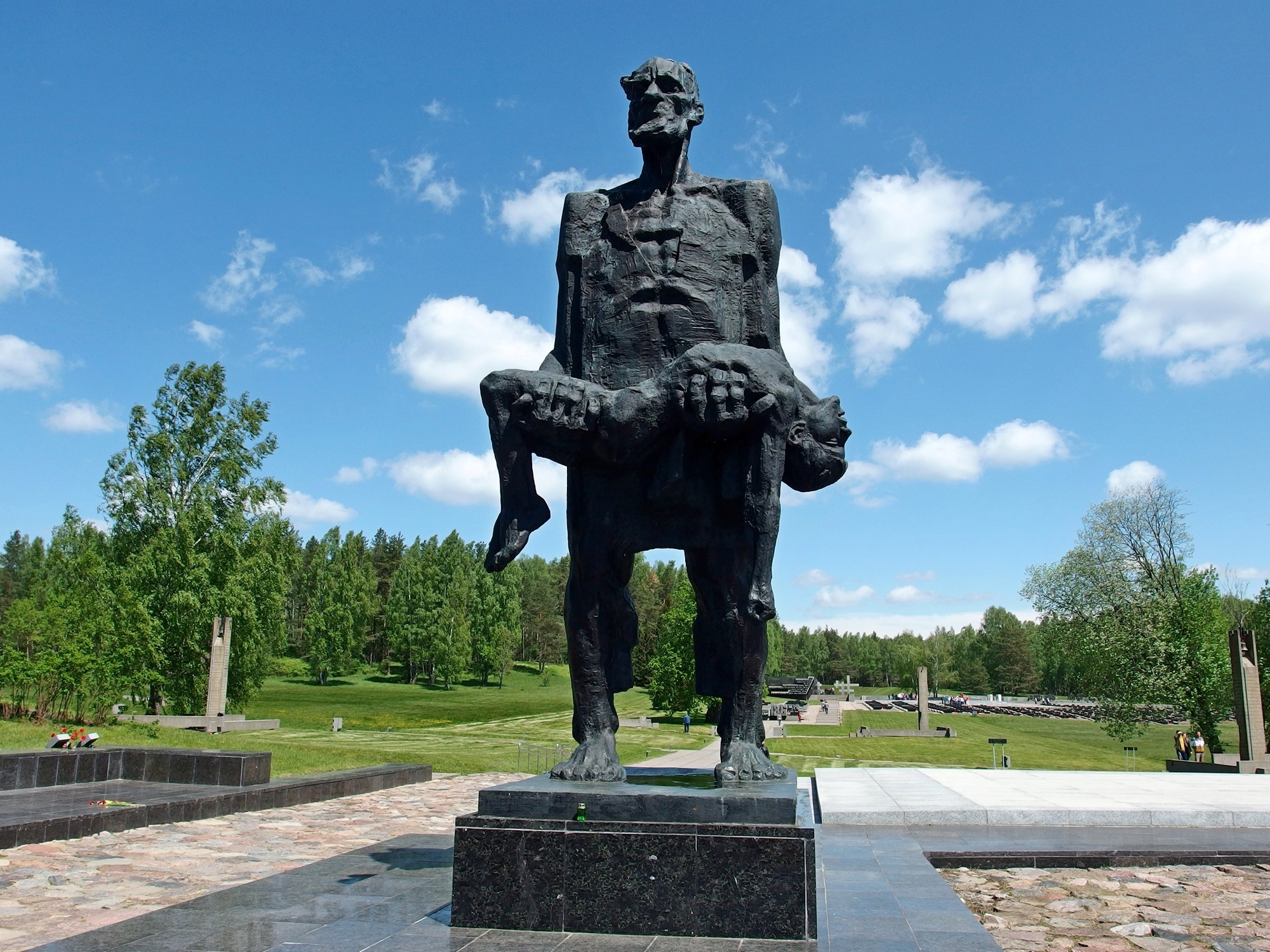 Комплекс хатынь. Белоруссия мемориальный комплекс Хатынь. Мемориал комплекс Хатынь. «Непокорённый человек». Мемориальный комплекс Хатынь, Белоруссия. Мемориал Хатынь в Белоруссии.