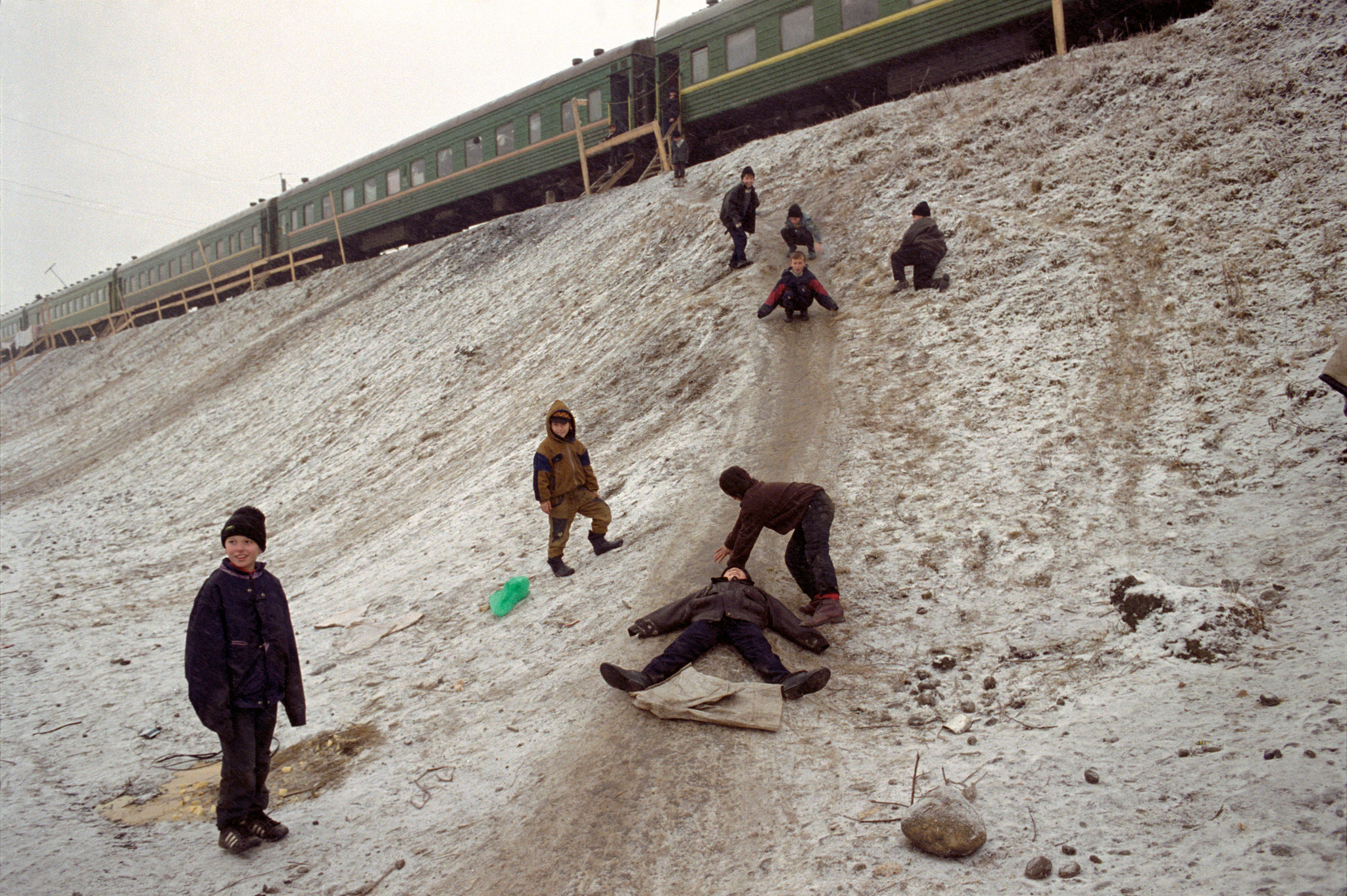 Интересные фотографии 90 -х (часть 35) - 90-е, Детство 90-х, Ностальгия, Фотография, Подборка, Знаменитости, Россия, Эпоха, Линда, Юрий Шевчук, Pet Shop Boys, Алексей Балабанов, Сергей Бодров, Би-2, Брат 2, Владимир Жириновский, Блестяще, Макдоналдс, Жанна Фриске, Длиннопост