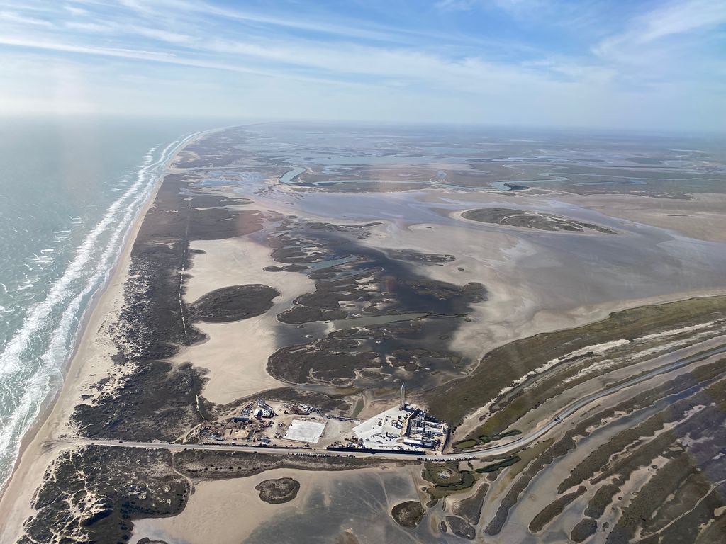 Two NASA astronauts conducted a training flight over the manufacturing complex in Boca Chica - NASA, The photo, Flight, Astronaut, Airplane, Texas, Technologies, Cosmonautics, Space, Spacex, Longpost, Boca Chica