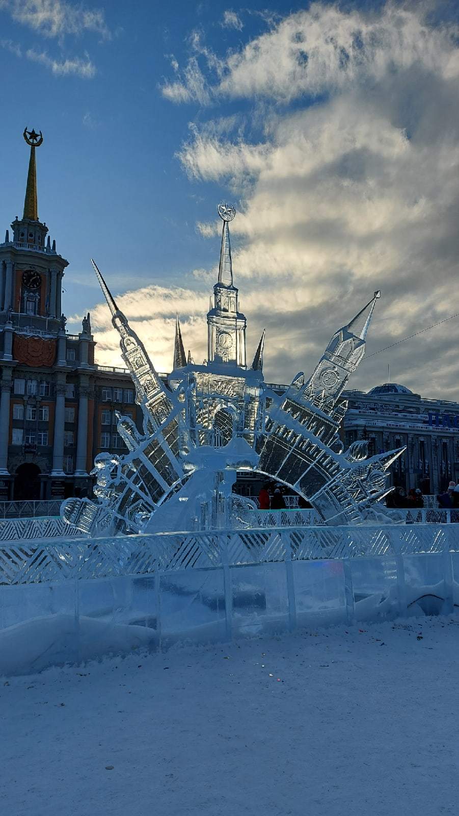 Ледяные скульптуры - Моё, Лед, Красота, Интересное, Фотография, Екатеринбург, Россия, Зима, Скульптура, Длиннопост