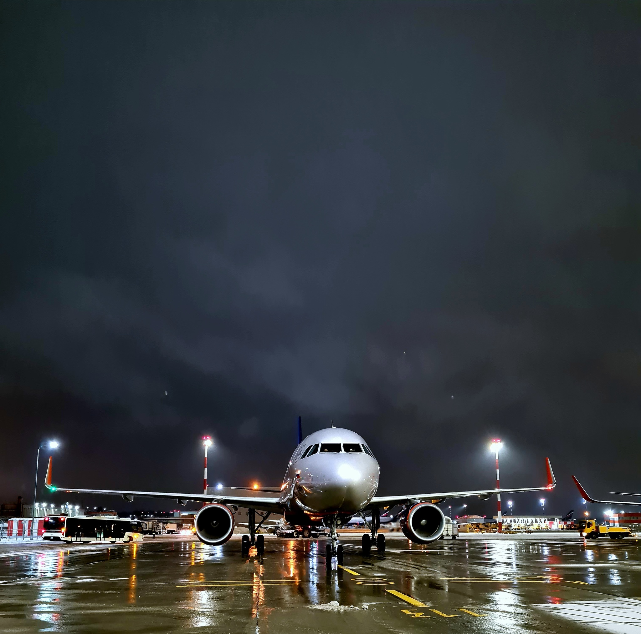 Aerodrome. Photos - My, Airplane, Airbus A320, Boeing 777, Airbus, Boeing, Mobile photography, The photo, The airport, Platform, Longpost, Sukhoi Superjet 100