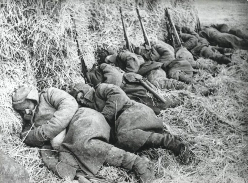 How Red Army soldiers survived at -40 °C, sleeping in the snow (rare archival photos) - Dream, The Great Patriotic War, Winter, The soldiers, Everyday life, Yandex Zen, Longpost