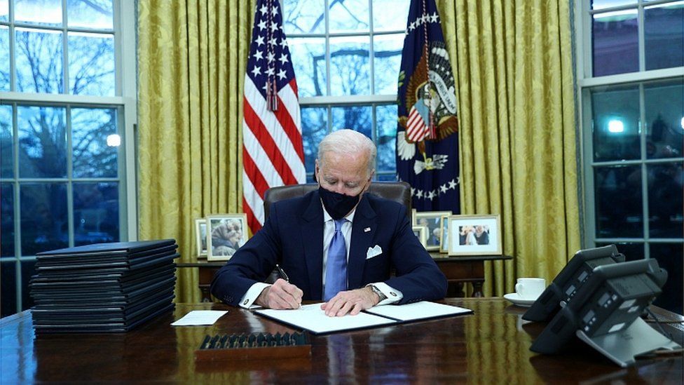 Biden gets to work, starting by undoing Trump's policies - news, Politics, Joe Biden, The president, USA, Donald Trump, The White house, Longpost