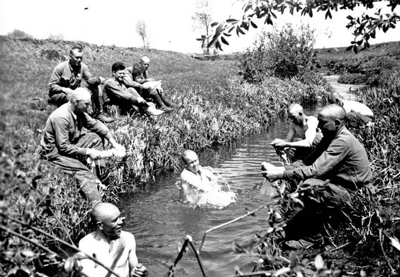 How and where Red Army soldiers washed, as well as other aspects of hygiene during the war (Rare archival photos) - Yandex Zen, Everyday life, Hygiene, The Great Patriotic War, Longpost