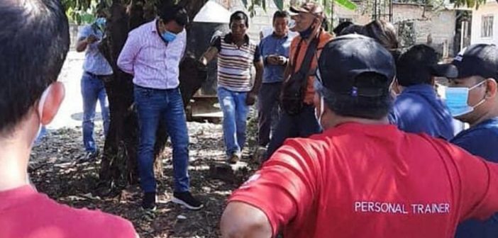 The lying mayor tied to a tree - Mexico, Officials, Punishment