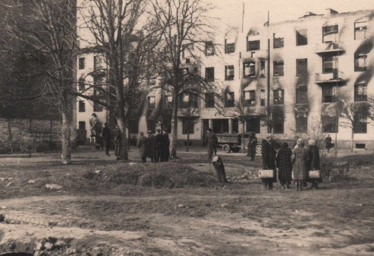 Повседневная жизнь Минска во время оккупации на фотографиях | Пикабу