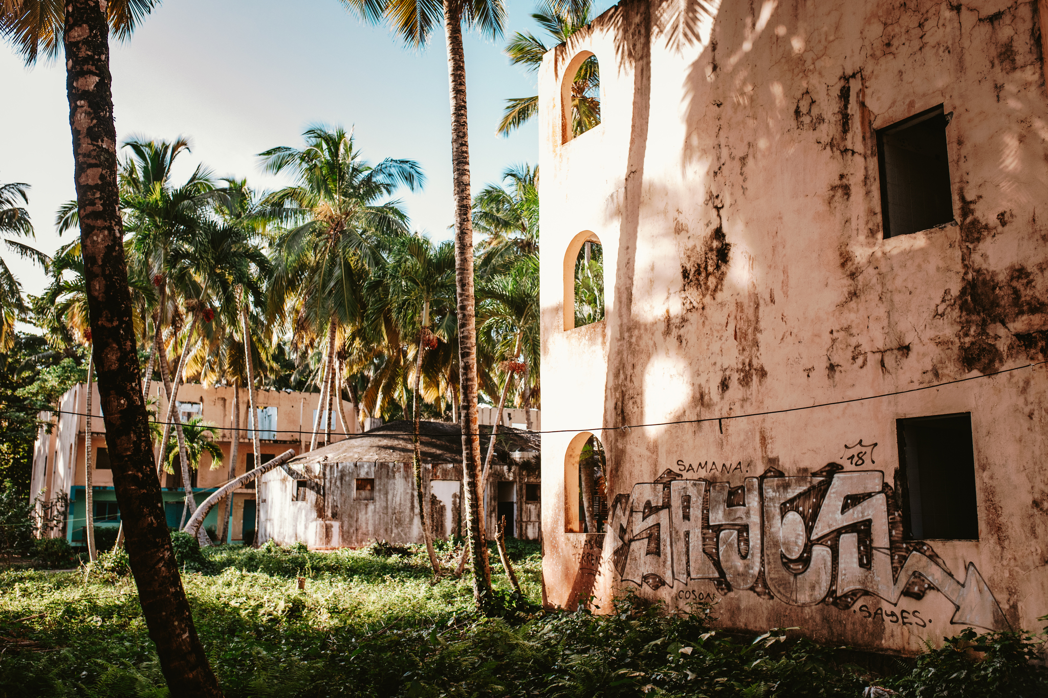 Unknown Dominican Republic. Village in an abandoned hotel - My, Dominican Republic, Travels, Documentary, Video, Longpost