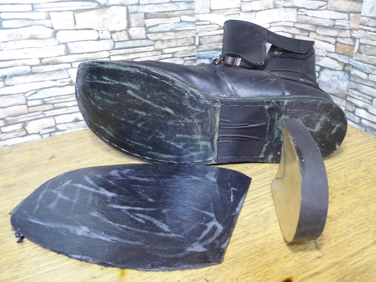 Welt cracks, a tear at the sole, a worn heel... We'll fix everything! - Shoe repair, Shoes, Mat, Longpost