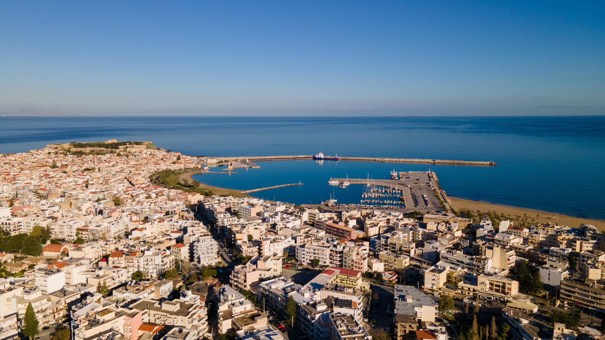 Flight over the Museum of Natural History in Rethymnon, Crete - My, Dji, DJI Mavic Air, Drone, Crete, Greece, Rethymnon, The photo, Video, Flights at low altitude, Flight, Island, Longpost