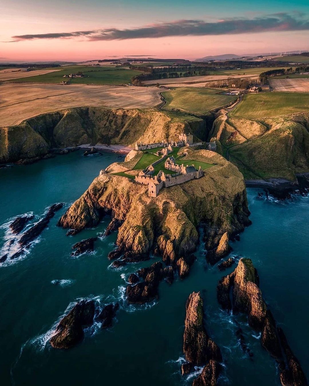 Dunnottar Castle, Scotland - Scotland, Europe, The photo, Nature, The rocks, beauty of nature, Lock, Quadcopter, Sky, Longpost