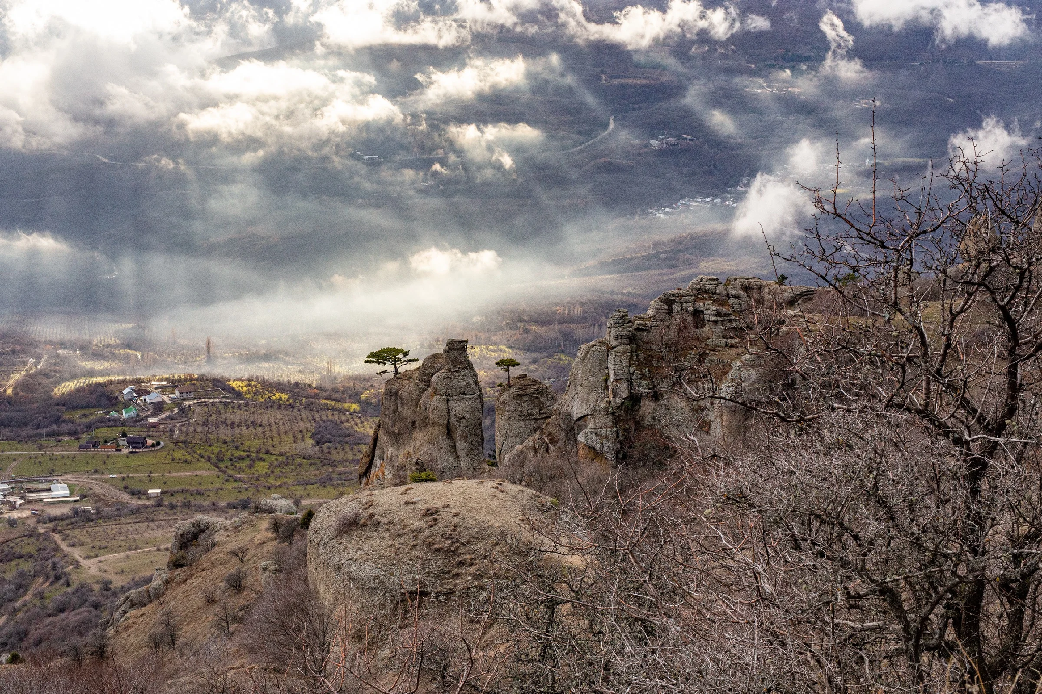 We managed to run to the mountains before the onset of the new winter and take beautiful shots - My, Crimea, beauty, Nature, The mountains, Alushta, Clouds, The photo, Tourism, Travels, Walk, Landscape, Video, Longpost