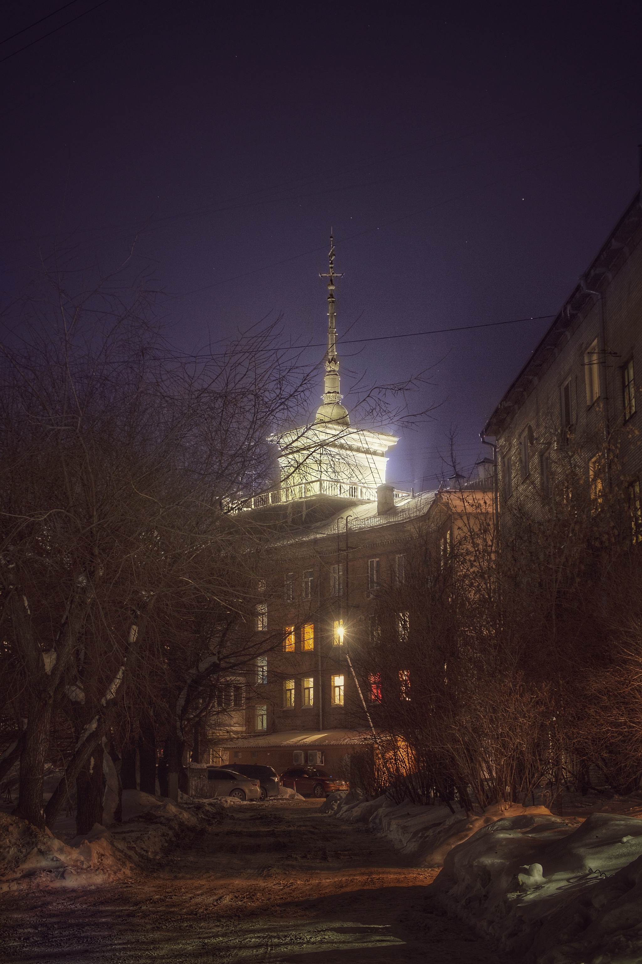 Обратная сторона городской достопримечательности - Моё, Фотография, Ночь, Двор, Атмосферно, Барнаул