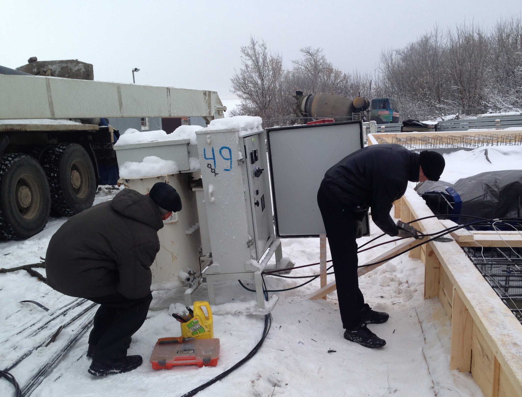 Foundation in winter. What can happen at - 30°C. The heating failed, and concrete was ordered for 1 million rubles. - PART 2 - My, Building, Longpost, Concrete, Installation, Design, Help, Work, Interesting