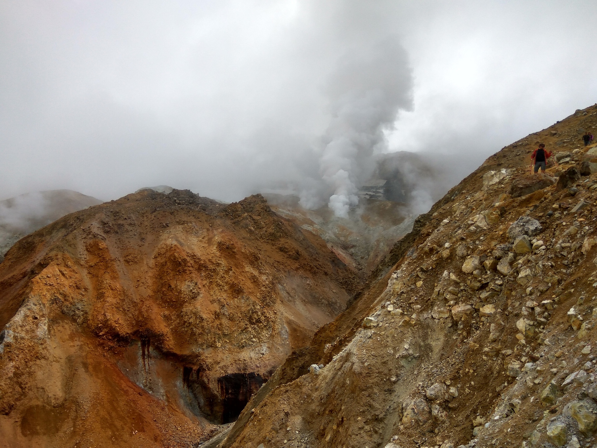 Kamchatka 2018. Day 5. Part 2. Mars, Fumaroles and Bears - My, Travels, Kamchatka, The mountains, Volcano, Burned out, Hike, Tracking, The Bears, Adventures, Mat, Longpost, Mutnovsky Volcano, Dangerous, Canyon