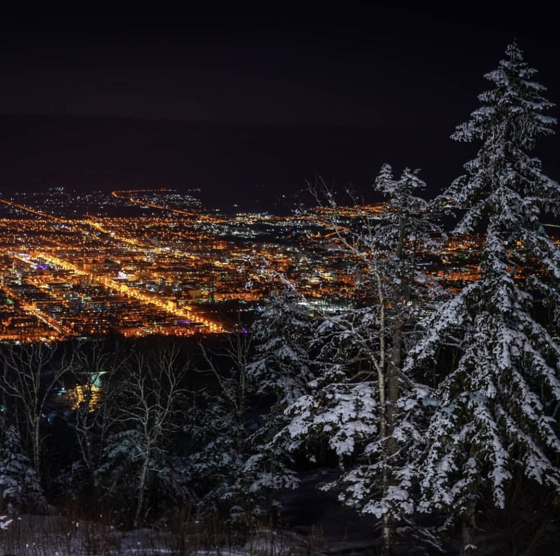 Yuzhno-Sakhalinsk from the heights of the Mountain Air ski slopes - Yuzhno-Sakhalinsk, Mountain air, Skiing, Snowboard, Illuminations, Sakhalin, View, Longpost