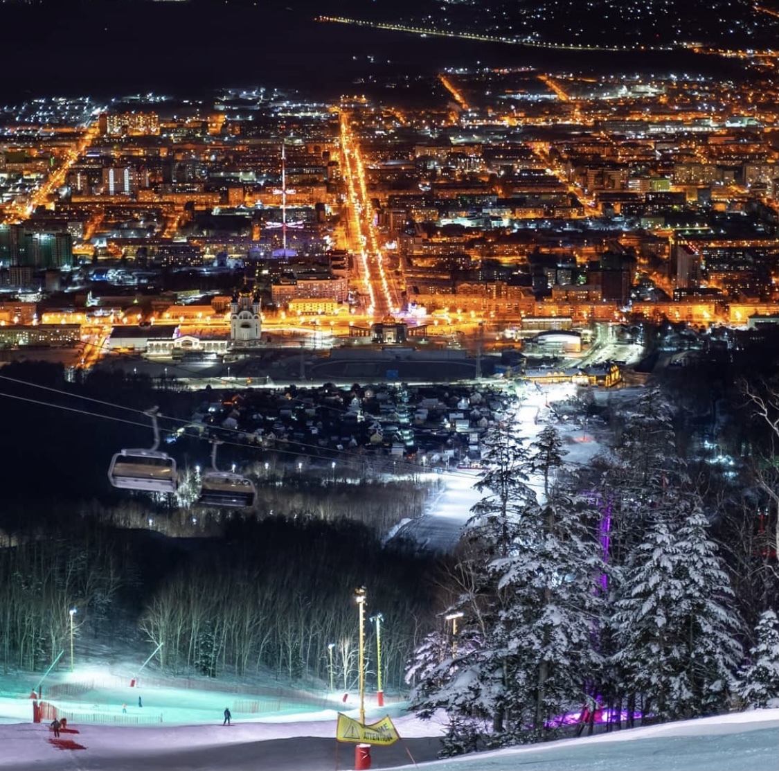 Yuzhno-Sakhalinsk from the heights of the Mountain Air ski slopes - Yuzhno-Sakhalinsk, Mountain air, Skiing, Snowboard, Illuminations, Sakhalin, View, Longpost