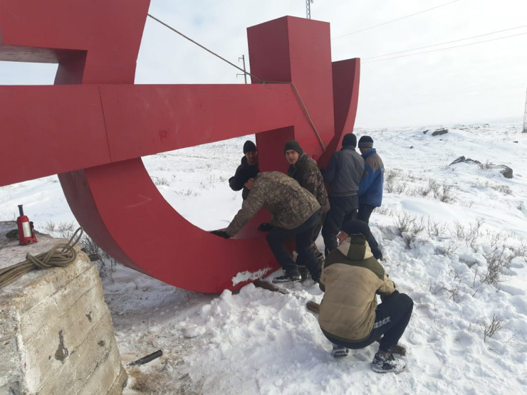 Residents of a village in the Karaganda region are saving a symbol from the times of the USSR - Kazakhstan, Monument, the USSR, Story, Video, Longpost, Hammer and sickle