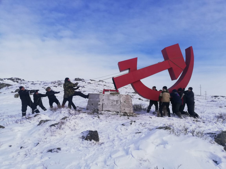 Residents of a village in the Karaganda region are saving a symbol from the times of the USSR - Kazakhstan, Monument, the USSR, Story, Video, Longpost, Hammer and sickle