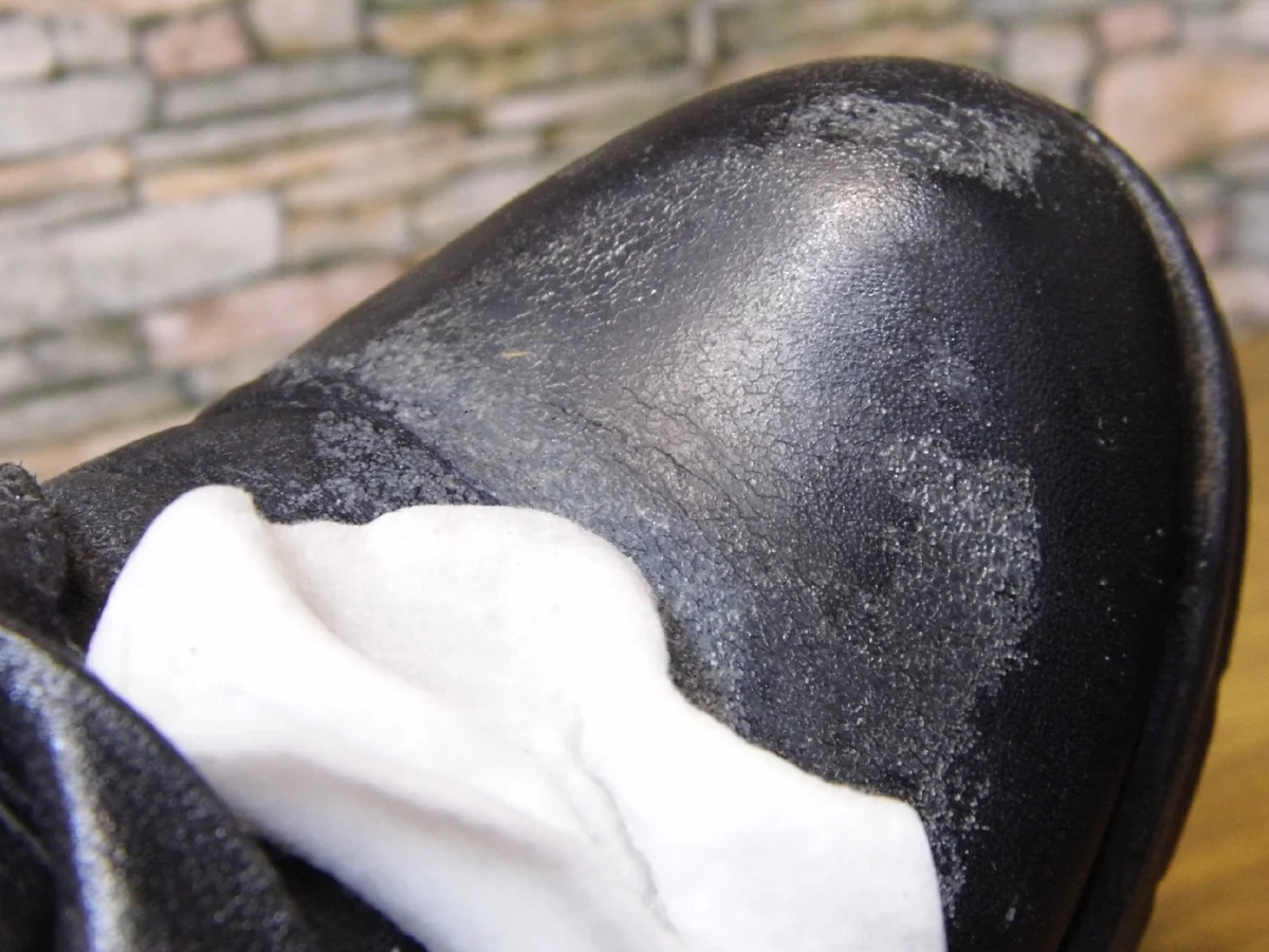 Cream shine: what it leads to and how to get rid of the consequences - My, Shoe repair, Shoes, Longpost