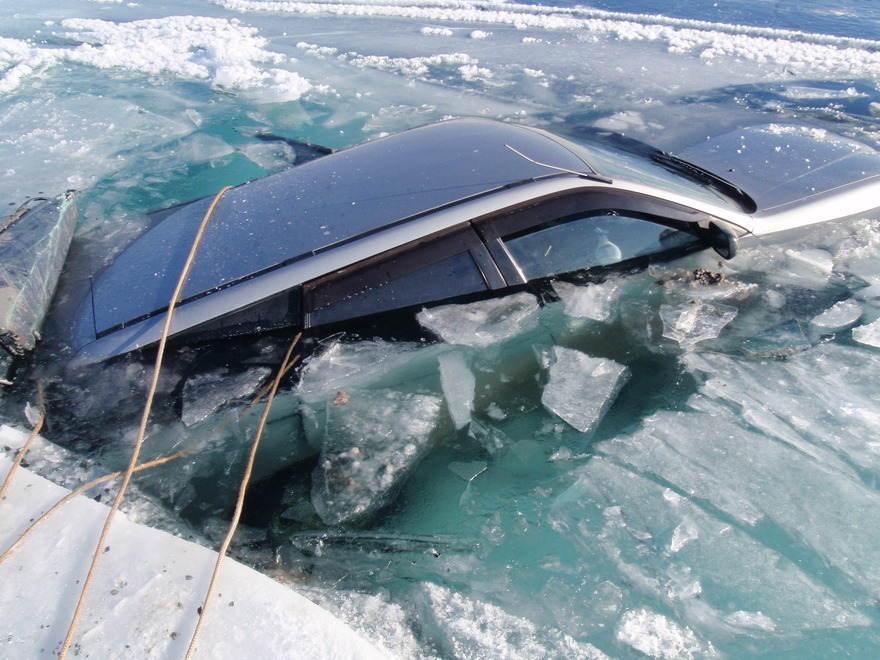 You're driving on thin ice 2 - Baikal, Fell under the ice, Drowned, Auto, Idiocy, Longpost