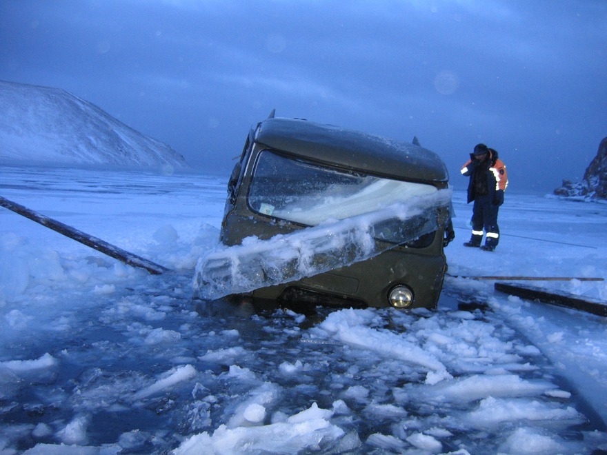 You're driving on thin ice 2 - Baikal, Fell under the ice, Drowned, Auto, Idiocy, Longpost