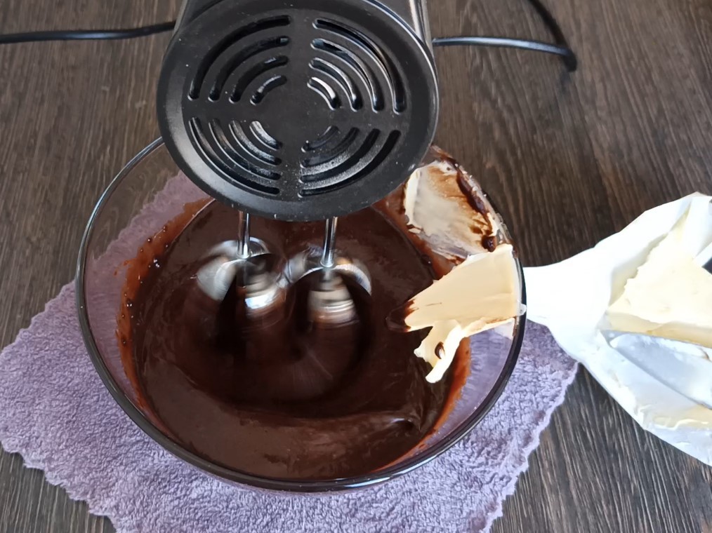 Cooking - My, Chocolate cake, Cake, pancake cake, Pancakes, No baking, Cream, Glaze, Video, Longpost, Recipe, Video recipe, Cooking